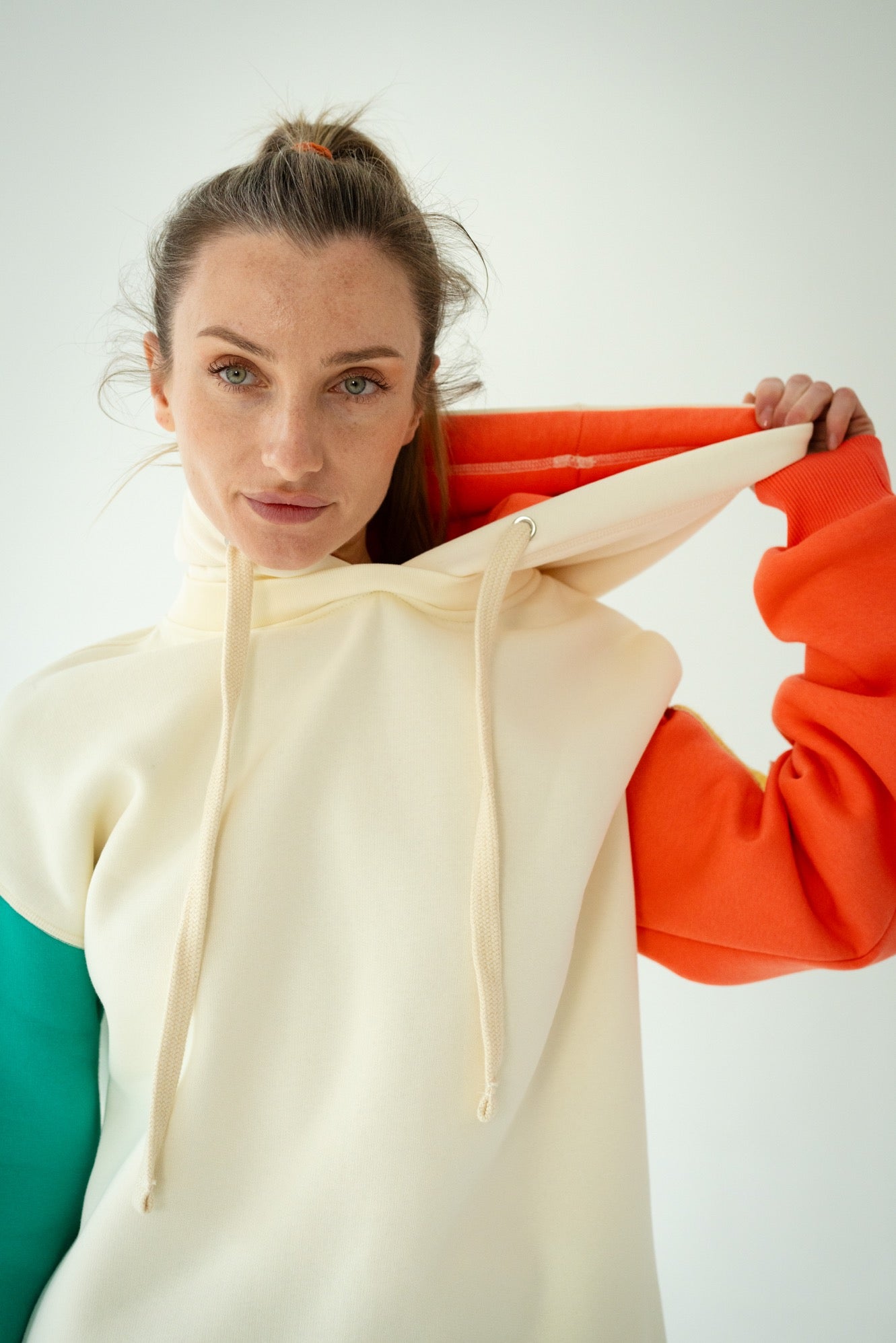 HOODIE “UNTAMED COLOR”