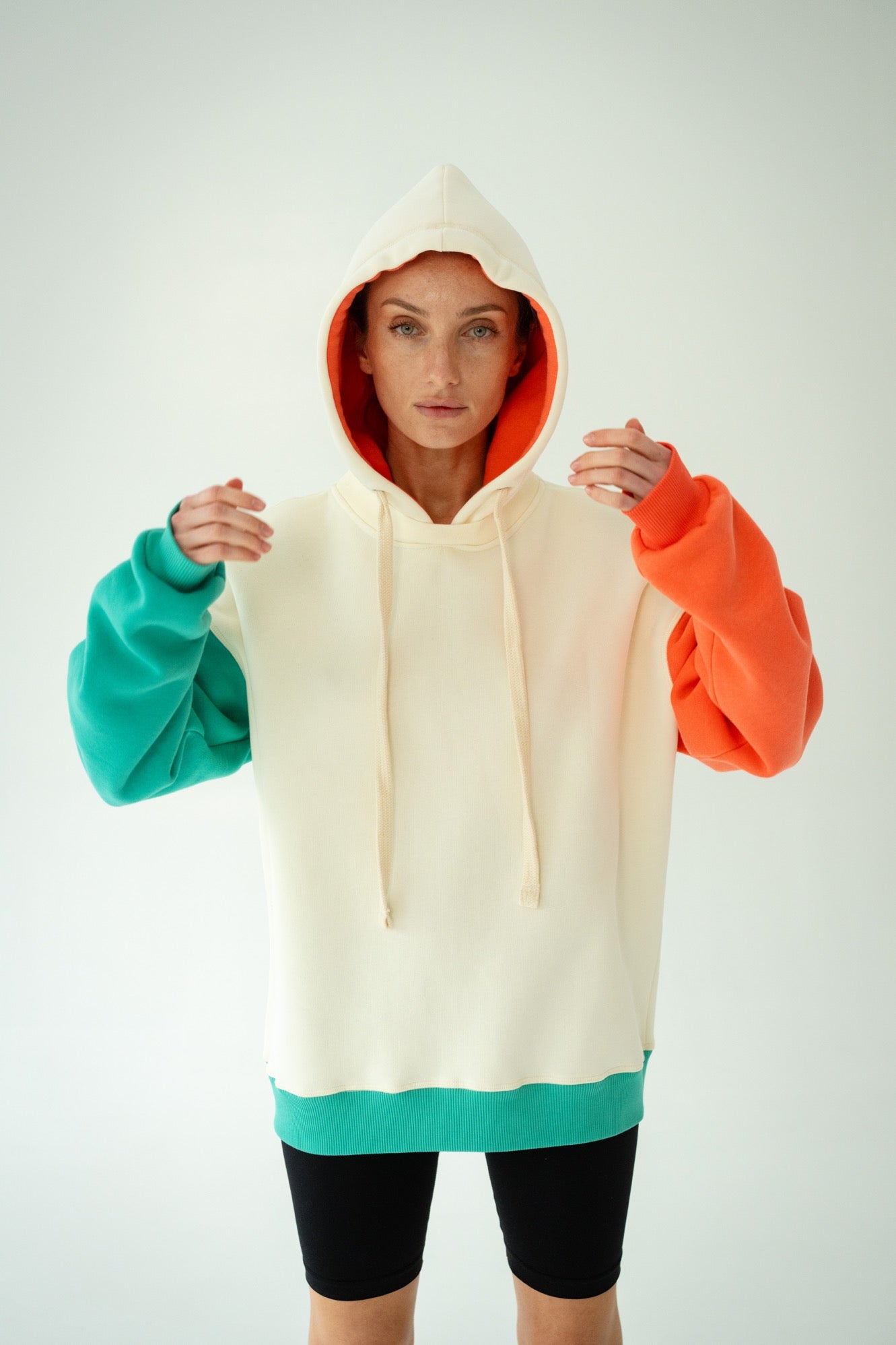 HOODIE “UNTAMED COLOR”