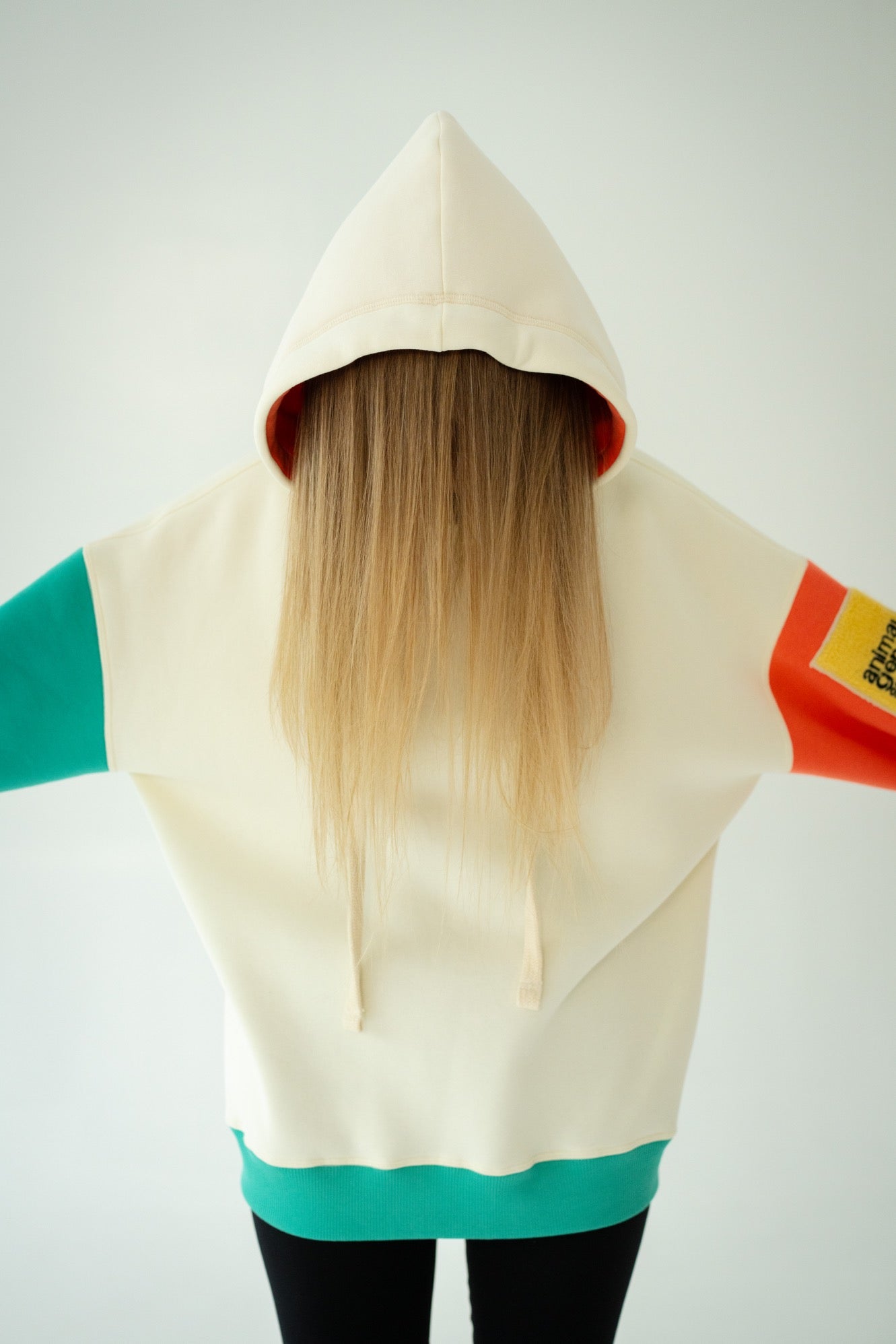 HOODIE “UNTAMED COLOR”