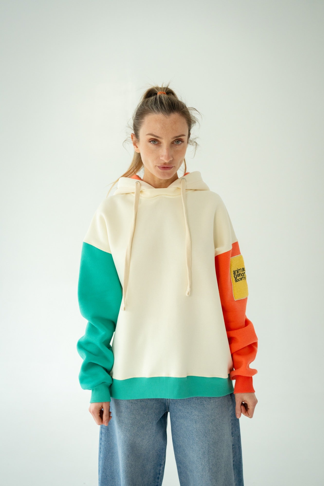 HOODIE “UNTAMED COLOR”