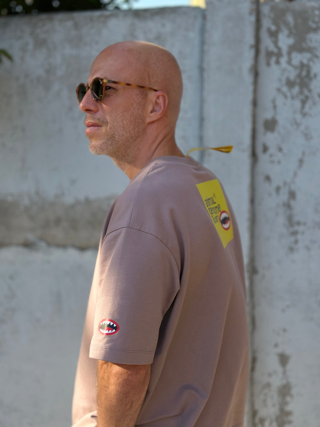 Oversized T-shirt in the color of sunset clouds